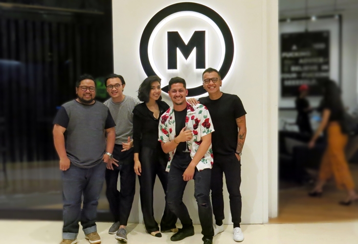 Unik, di kafe kopi ini nggak ada tempat nongkrong tapi kopinya nendang