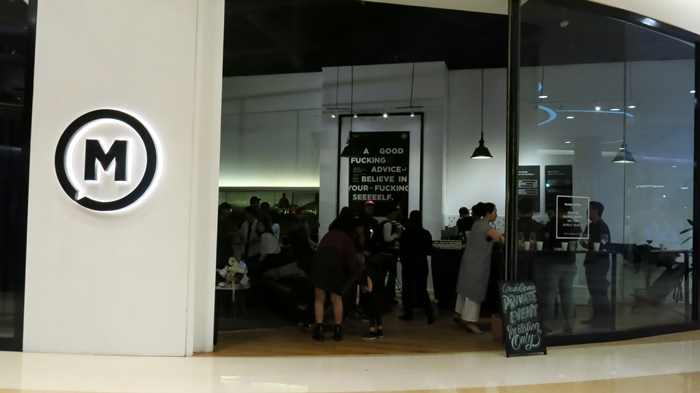 Unik, di kafe kopi ini nggak ada tempat nongkrong tapi kopinya nendang