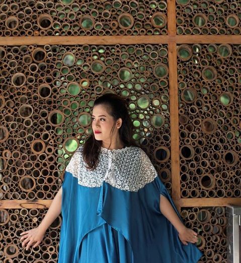 Masih ingat Euis 'Keluarga Cemara'? Sekarang jadi bankir cantik lho