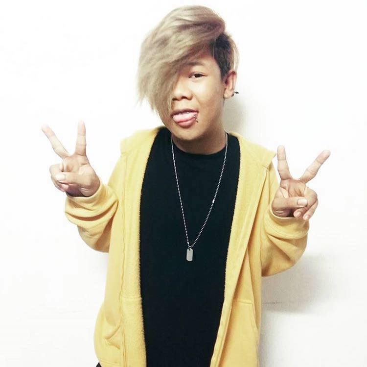 Beda 180 derajat, transformasi penampilan pria ini malah tuai cibiran