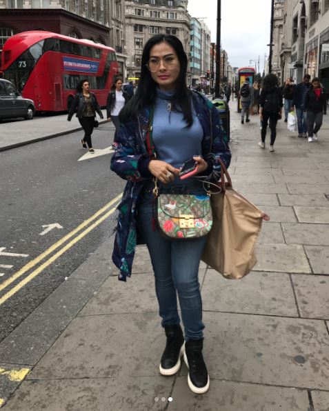 Beda gaya Maia Estianty & Iis Dahlia saat antar anak kuliah ke Inggris