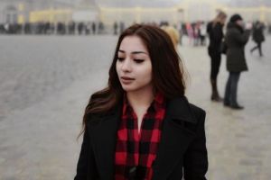 Tak melulu dengan pasangan, 4 seleb ini liburan bareng orangtua