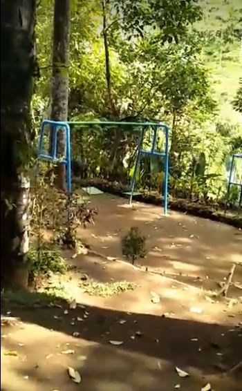 Heboh ayunan taman di Blitar bergerak sendiri, bikin merinding