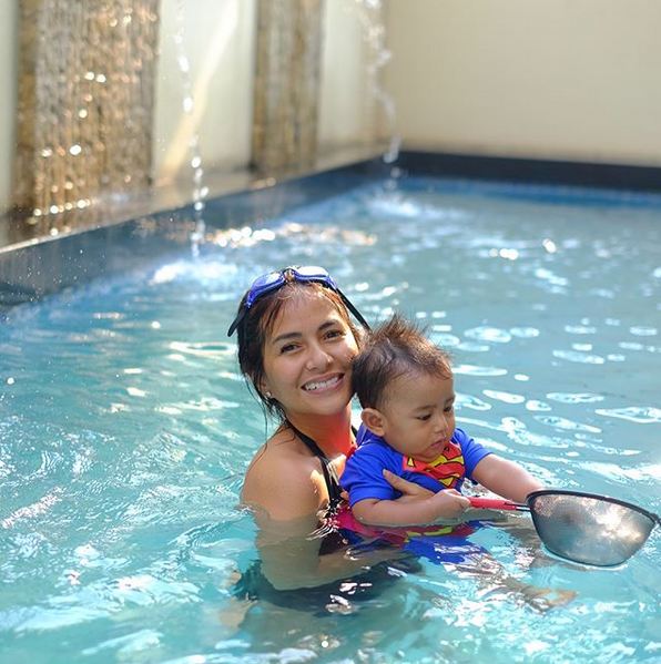 Baru berusia bulanan, 4 anak seleb ini dapat perawatan intensif di RS