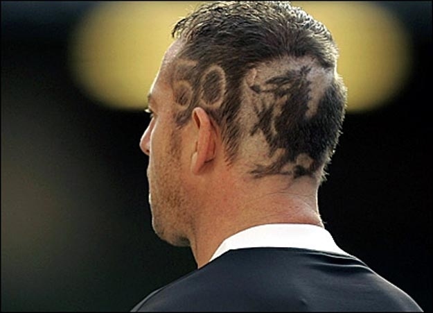 Gaya rambut aneh 10 atlet ini dijamin bikin kamu keheranan