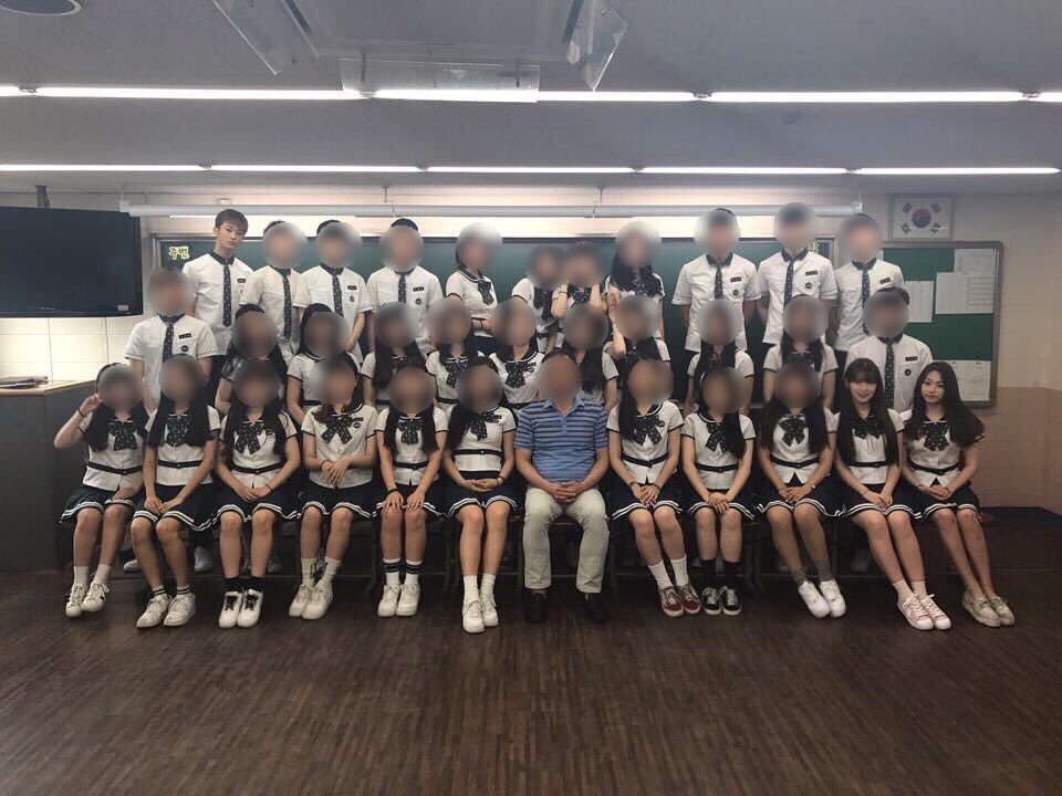 Sama-sama terkenal, 16 seleb ini ternyata dulunya teman sekelas di SMA