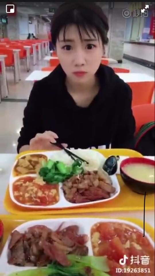 5 Orang ini saat makanannya ditukar reaksinya aneh-aneh, bikin ketawa