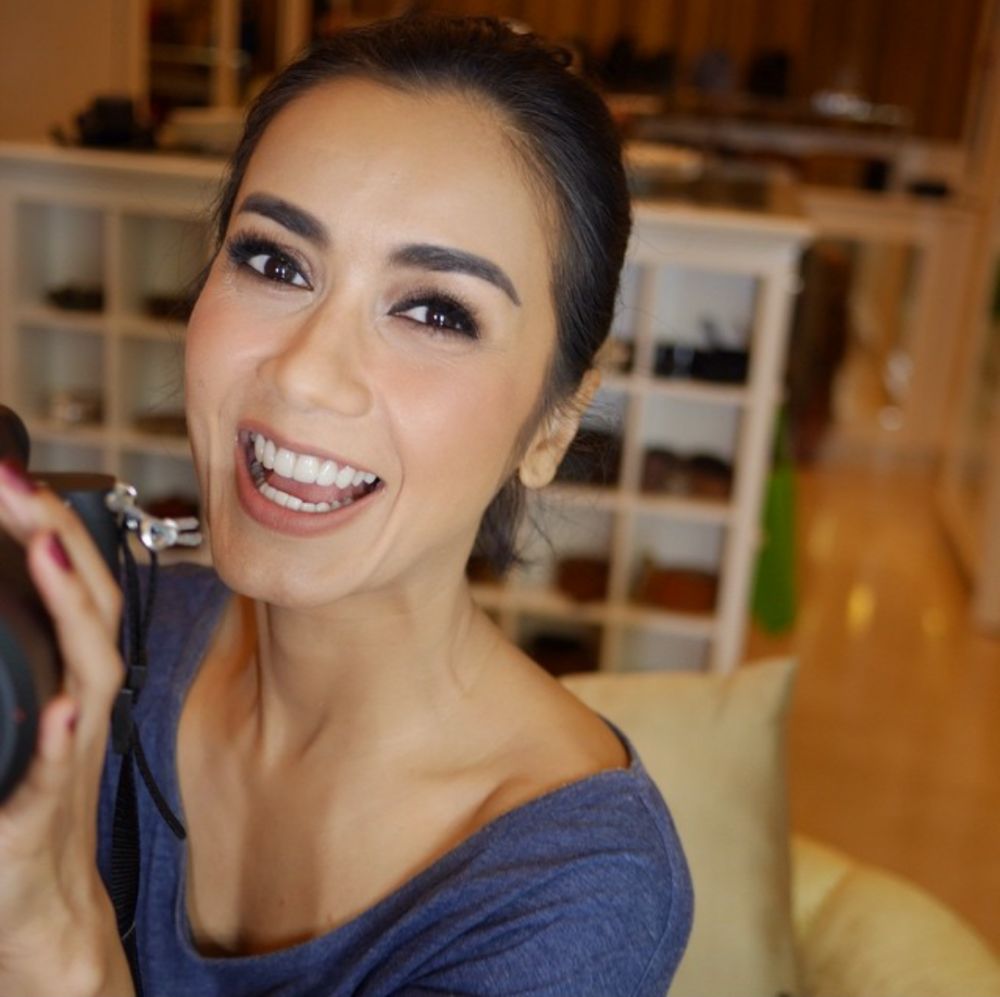 10 Gaya Gaby Bakrie, model era 80-an yang masih awet muda