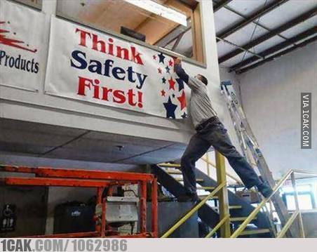 14 Momen kocak ini tunjukkan keselamatan memang harus diutamakan