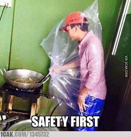 14 Momen kocak ini tunjukkan keselamatan memang harus diutamakan