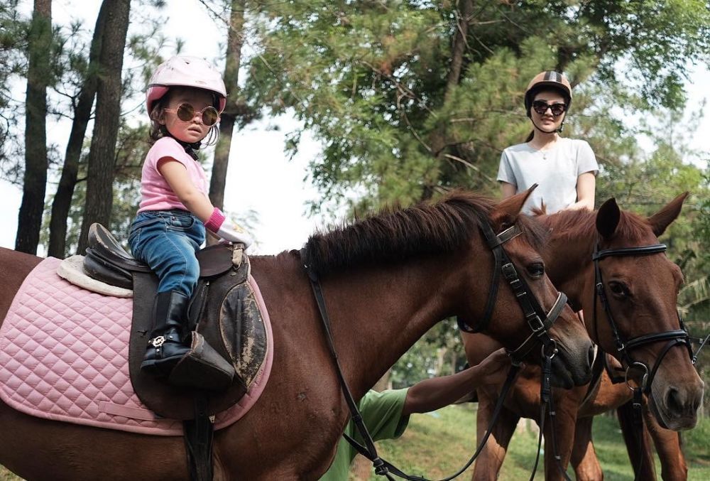 Ruben Onsu & Sarwendah belikan anaknya seekor kuda poni, ini alasannya