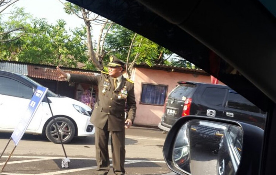 5 Sisi lain peringatan HUT ke-72 TNI, Jokowi jalan kaki 2 km