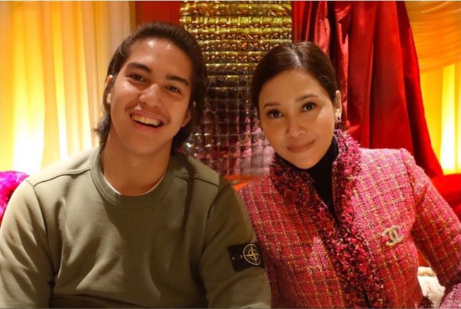 7 Foto Maia & El Rumi saat di London ini mirip orang pacaran, setuju?