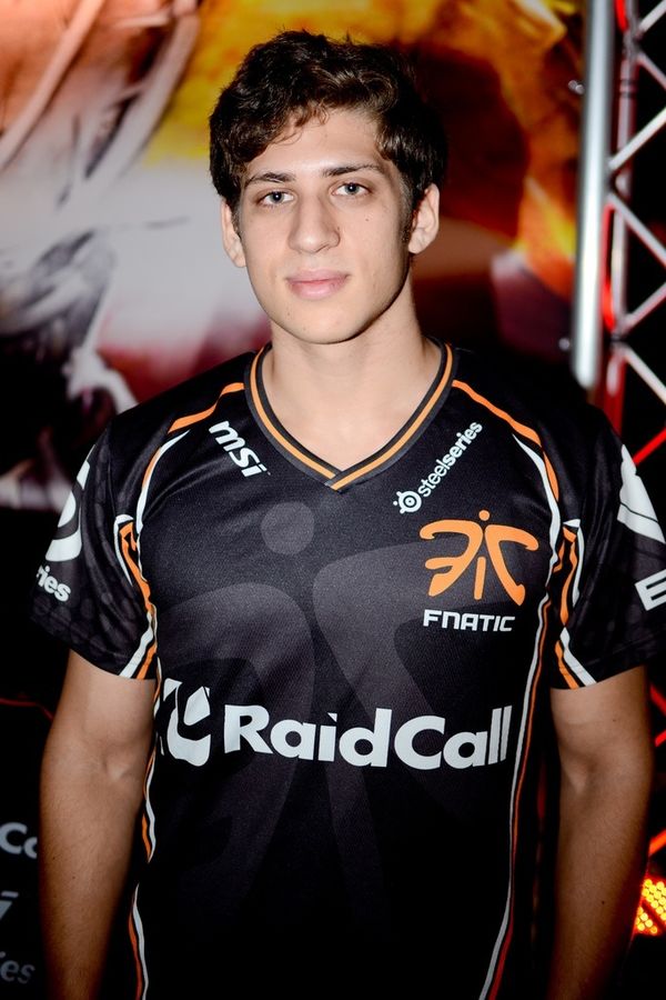 10 Pemain DOTA2 ganteng di dunia, mainin hatiku dong bang