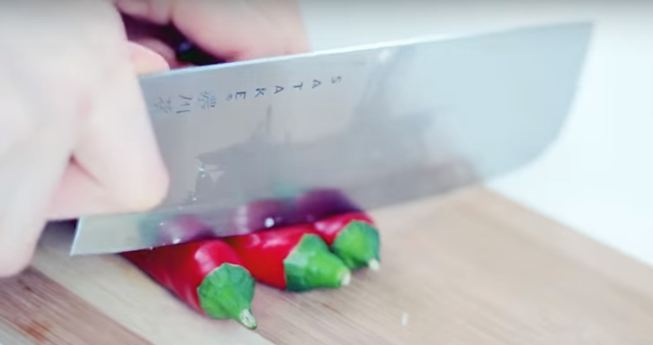 Cara simpel membuat saus pedas yang sehat, kamu wajib coba