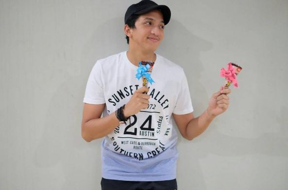 Sama-sama jadi Agus di Jomblo, ini 10 beda gaya Ringgo-Ge Pamungkas