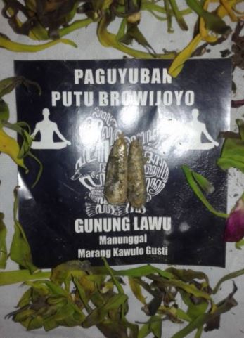 10 Benda berbau mistis ini nggak sangka dijual via online