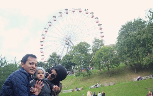 10 Momen keseruan keluarga kecil Fedi Nuril liburan ke luar negeri