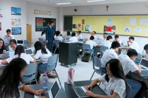 Di sekolah ini siswa pakai chromebook, belajar jadi lebih menarik lho