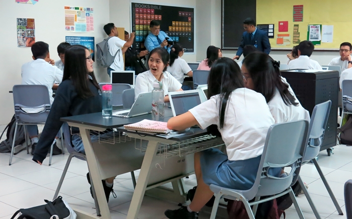 Di sekolah ini siswa pakai chromebook, belajar jadi lebih menarik lho