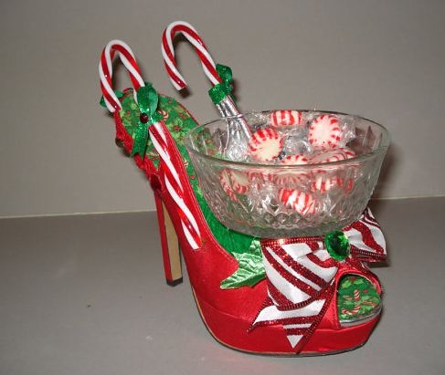 10 Wadah permen unik dari heels, cocok untuk menghias meja tamumu