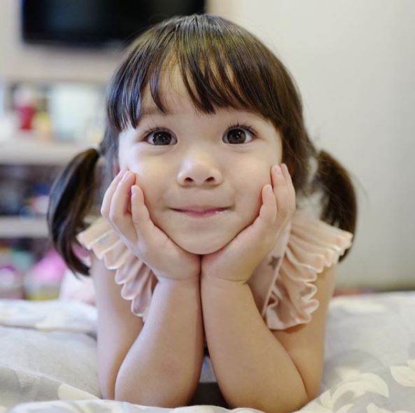 4 Anak artis ini unjuk kebolehan nyanyi, gayanya ngegemesin banget