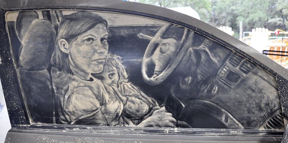 10 Lukisan cantik dari debu di mobil, kreatif abis