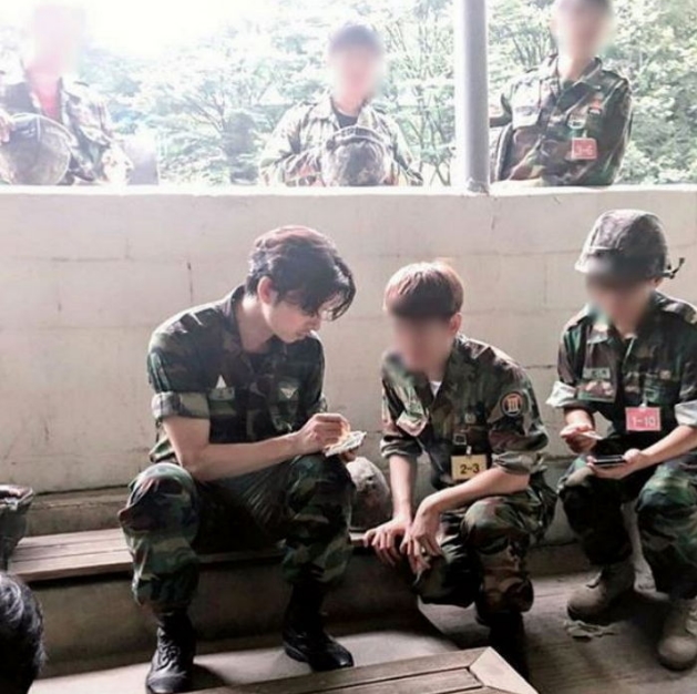 Intip 10 potret seleb Korea pas wamil, Descendant of The Sun kalah