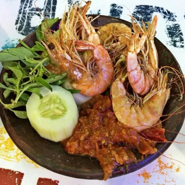 10 Kreasi penyetan kekinian, dari udang hingga bakso