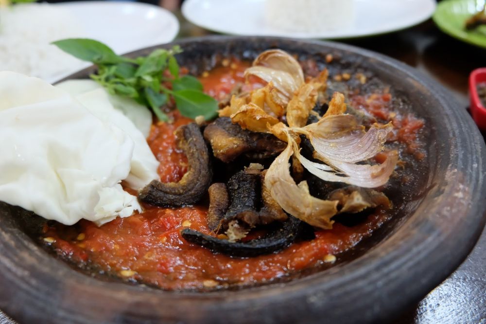 10 Kreasi penyetan kekinian, dari udang hingga bakso