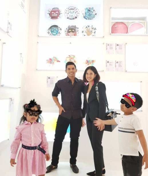 7 Selebriti ini pernah sembunyikan wajah anak dari publik, kenapa ya?