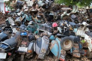 Rongsokan vespa tua ini diubah jadi kursi, hasilnya keren abis