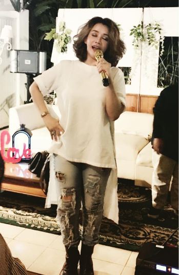 10 Gaya terkini Reza Artamevia, makin hits dan bikin pangling