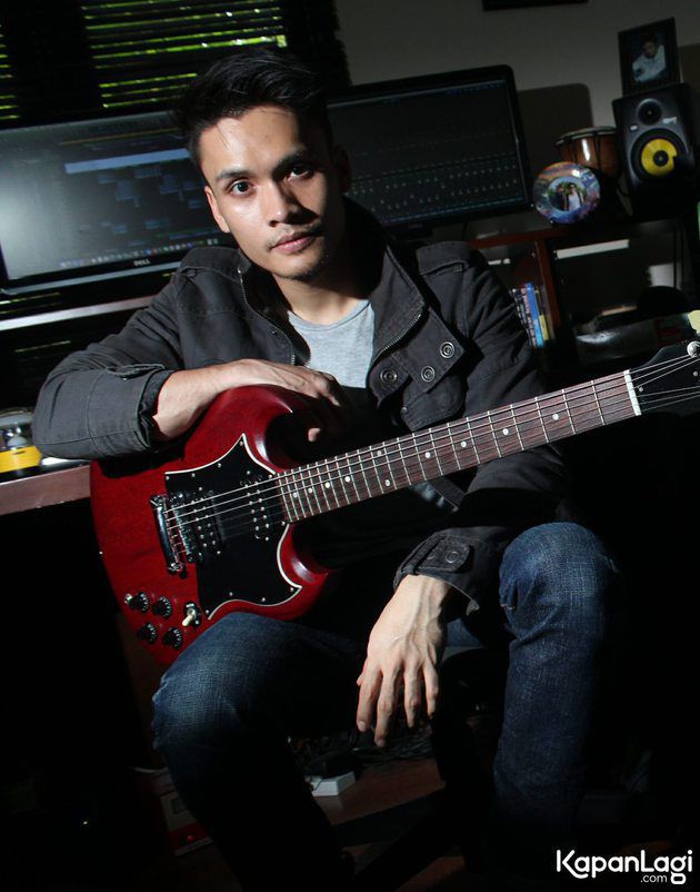 8 Rumah seleb Indonesia ini dikenal berhantu, kisahnya bikin merinding