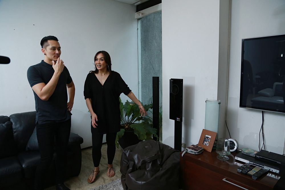 8 Rumah seleb Indonesia ini dikenal berhantu, kisahnya bikin merinding