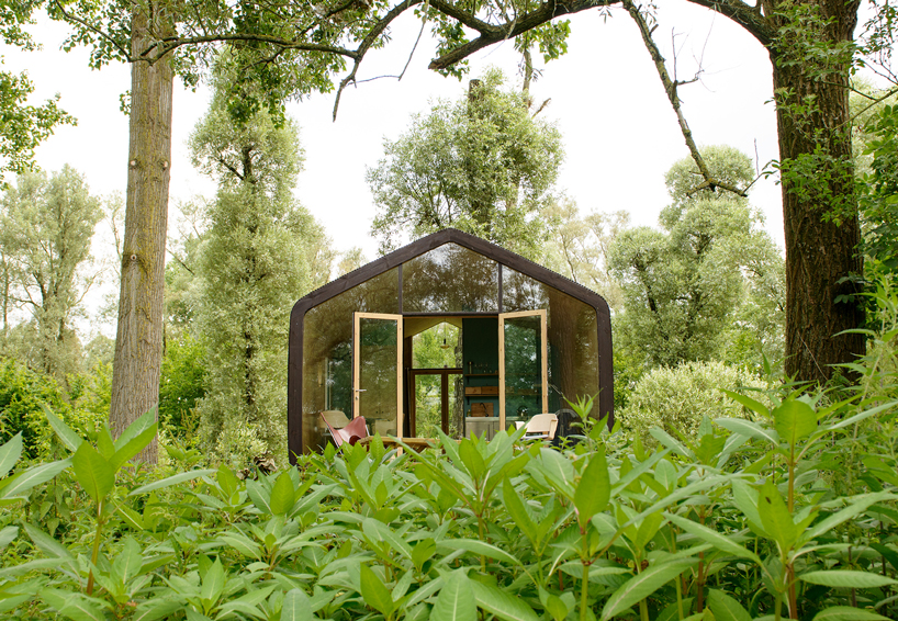 Rumah ini bisa dibangun dalam sehari, bahan utamanya tak bakal sangka