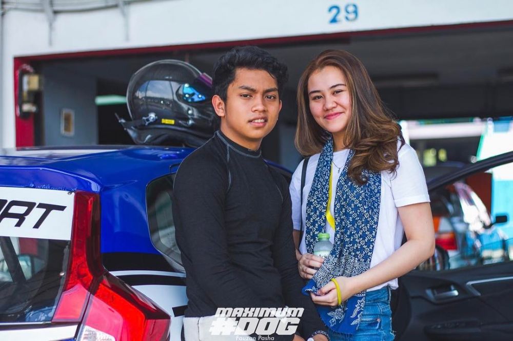 Masih berusia 15 tahun, ini 10 gaya pacaran Aaliyah Massaid & kekasih