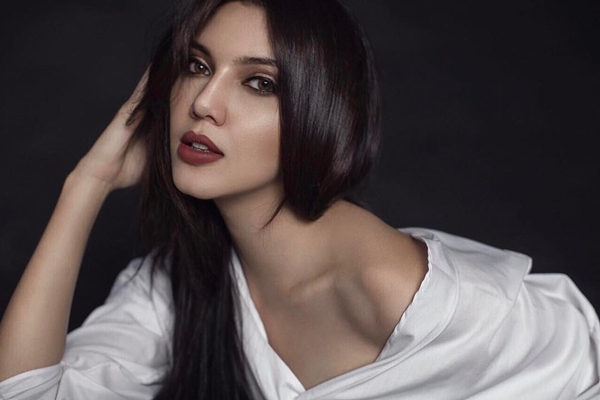 Tak keriting lagi, ini 10 gaya Alexa Key dengan rambut lurusnya