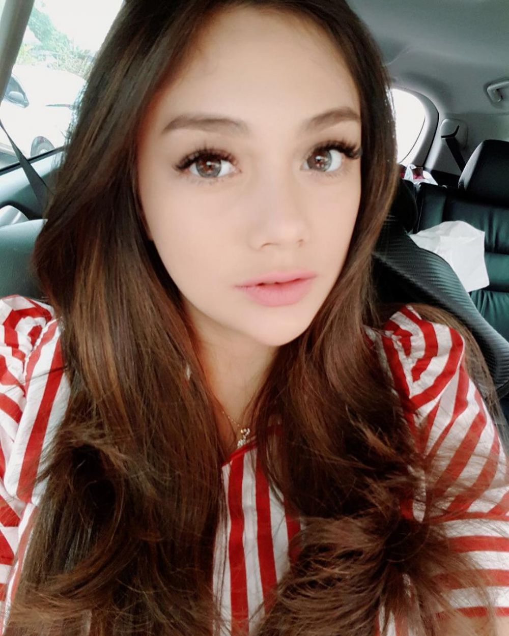 Dari penampilan, sulit dipercaya 5 seleb ini sudah punya banyak anak