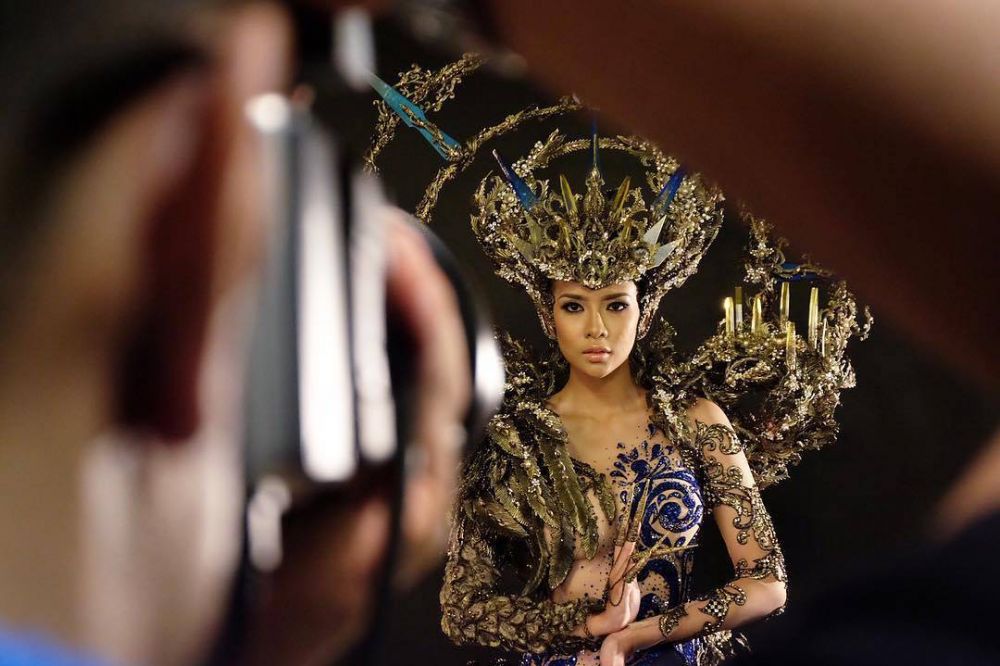 Gaya cantik Dea Rizkita, wakil Indonesia di Miss Grand Internasional