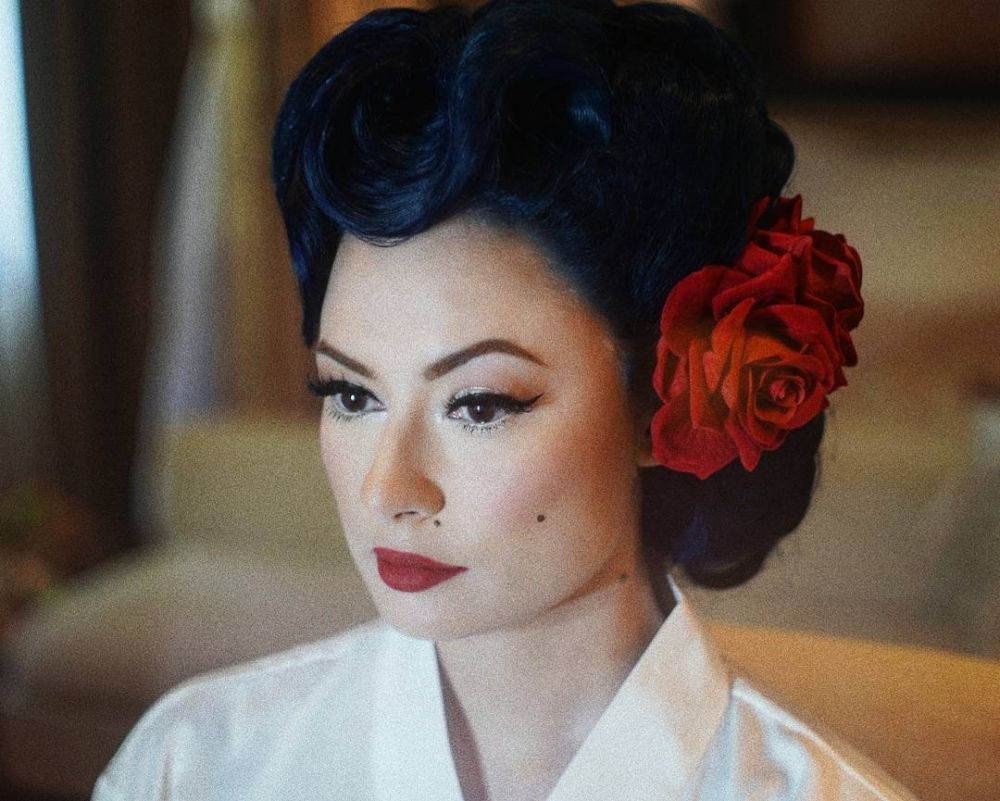 9 Penampilan Derby Romero & Claudia Adinda saat menikah, nyentrik abis