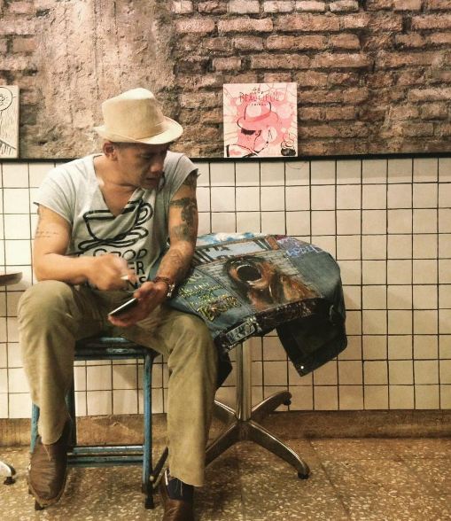 Usia 54 tahun, 8 gaya Tio Pakusadewo ini bukti ia kian tua makin kece