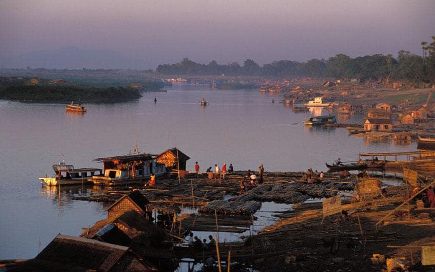 10 Sungai dunia ini pembawa 95% sampah di lautan, 2 ada di Indonesia