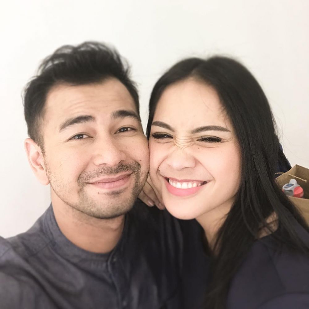 12 Momen mesra Raffi Ahmad & Nagita Slavina, cuek meski diterpa gosip
