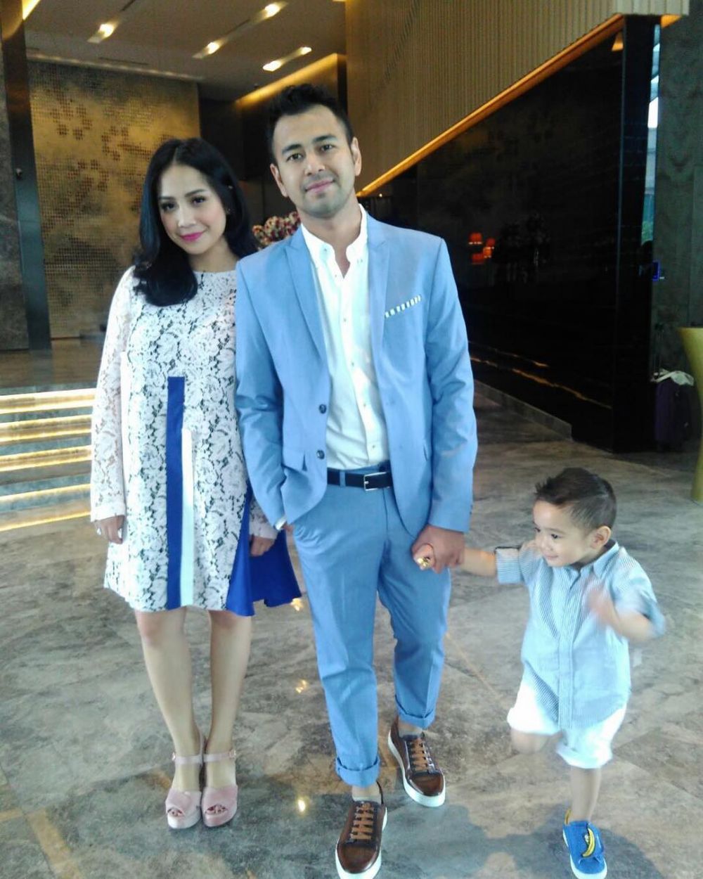 12 Momen mesra Raffi Ahmad & Nagita Slavina, cuek meski diterpa gosip