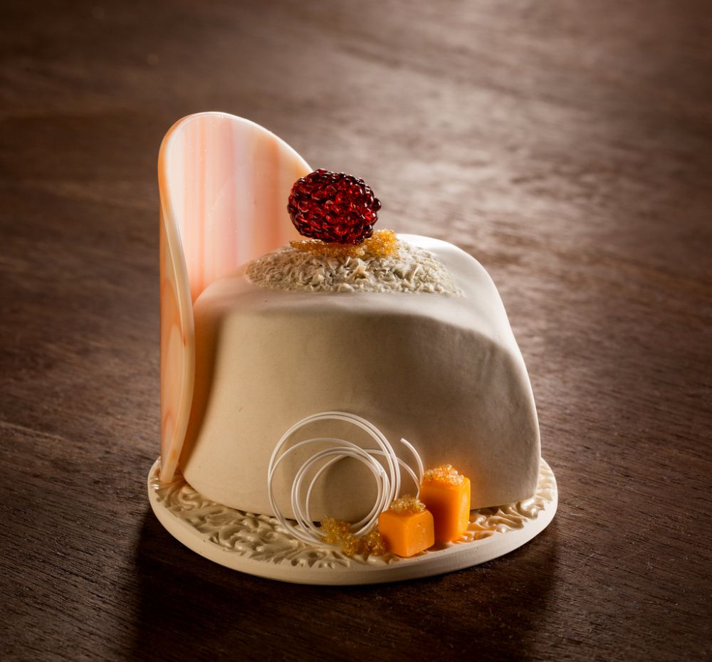 10 Keramik berbentuk kue ini dijamin bikin ngiler, gimana buatnya ya?