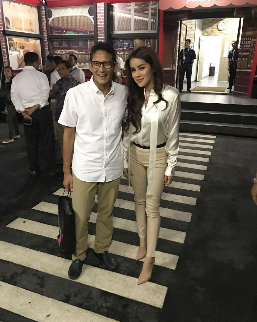 Anies-Sandi dilantik, 4 seleb ini ucapkan selamat lewat medsos