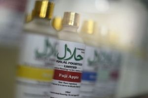 Produk halal berebut pasar kelas menengah muslim Indonesia