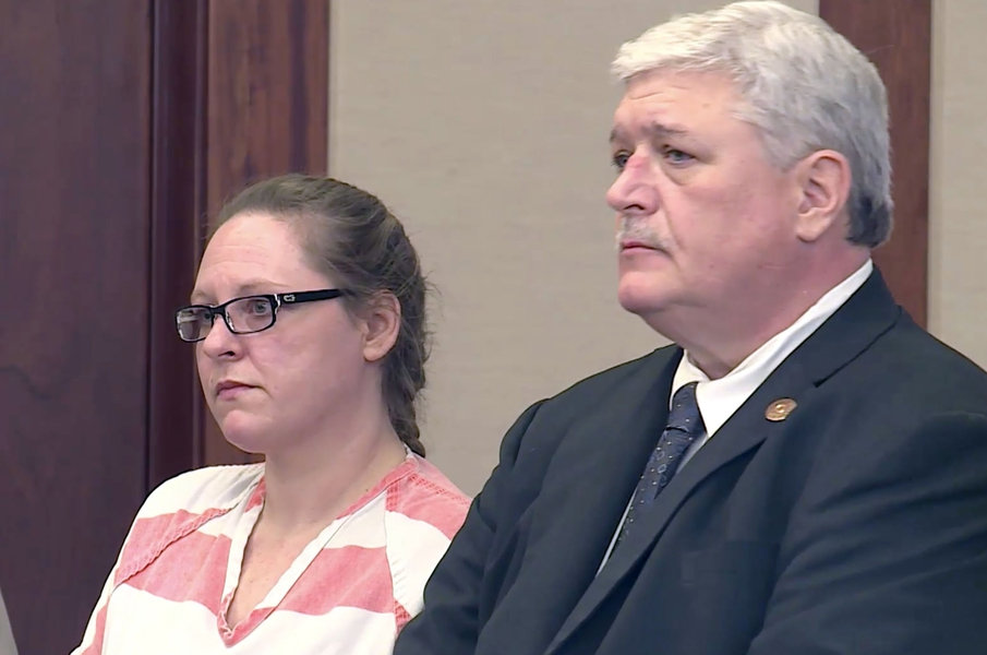 Alasan ibu kunci anak sendiri di kamar mandi penuh tinja bikin geram