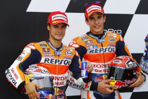 Ini tips berkendara motor yang aman menurut Marquez & Pedrosa